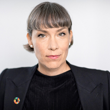 Headshot of Darja Isaksson